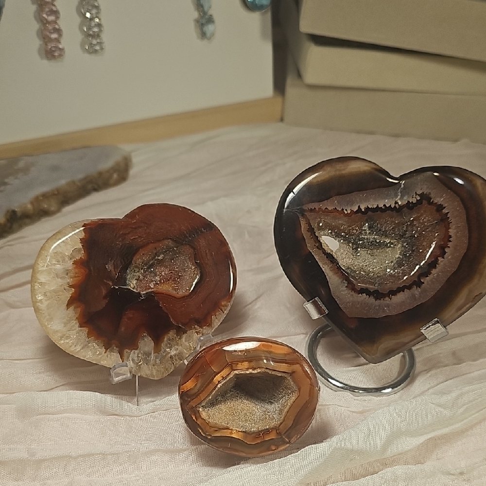 Carnelian Agate Geode Decorative Accent Set - Heart & Round Pieces